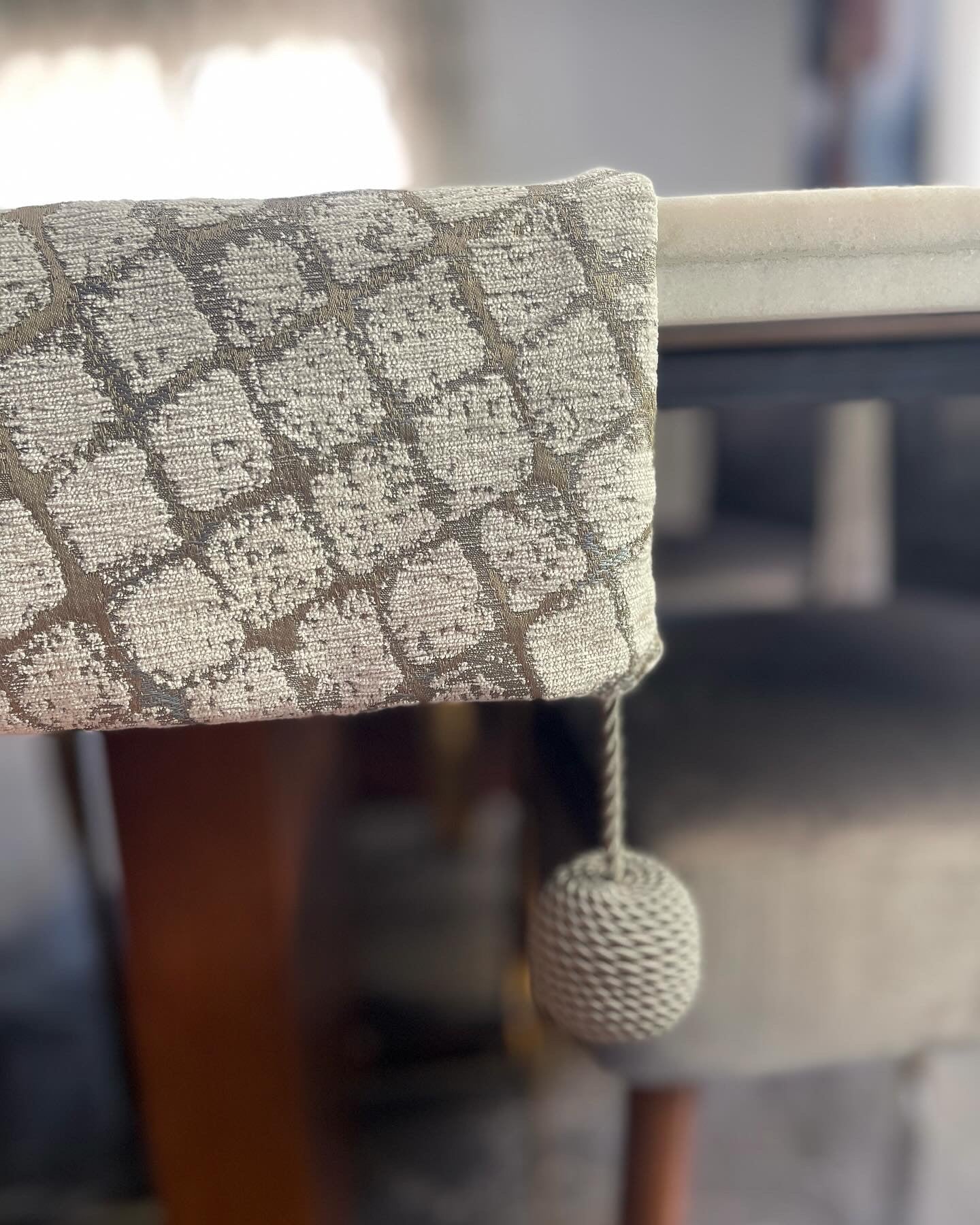 GREY TABLE RUNNER