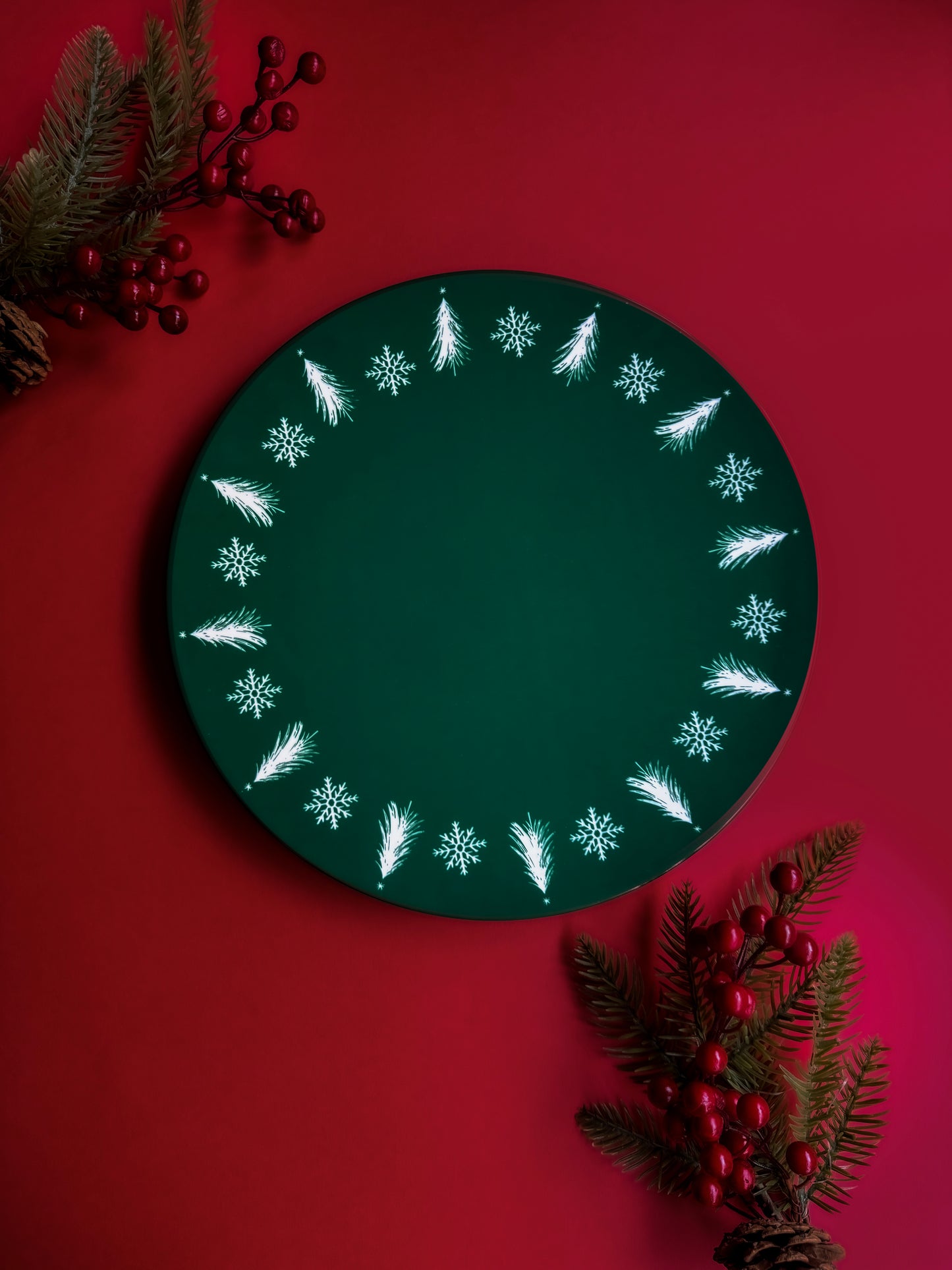 GREEN SNOWFALL PLATE