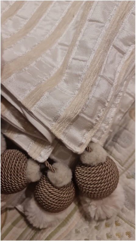 STRIPPED BEIGE TABLE RUNNER