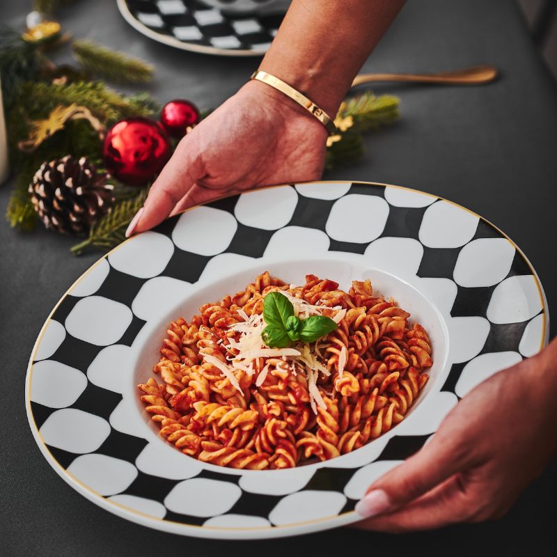 GEOMETRIC WHITE PORCELAIN PASTA SET