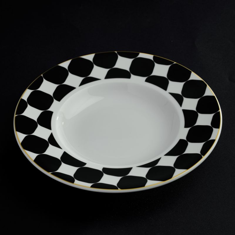 GEOMETRIC BLACK PORCELAIN PASTA SET