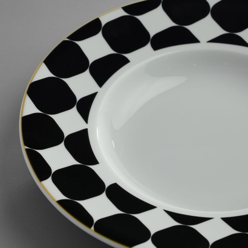 GEOMETRIC BLACK PORCELAIN PASTA SET